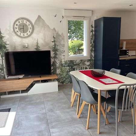 Gite Des Brimbelles La Neuveville-Devant-Lepanges Exterior foto