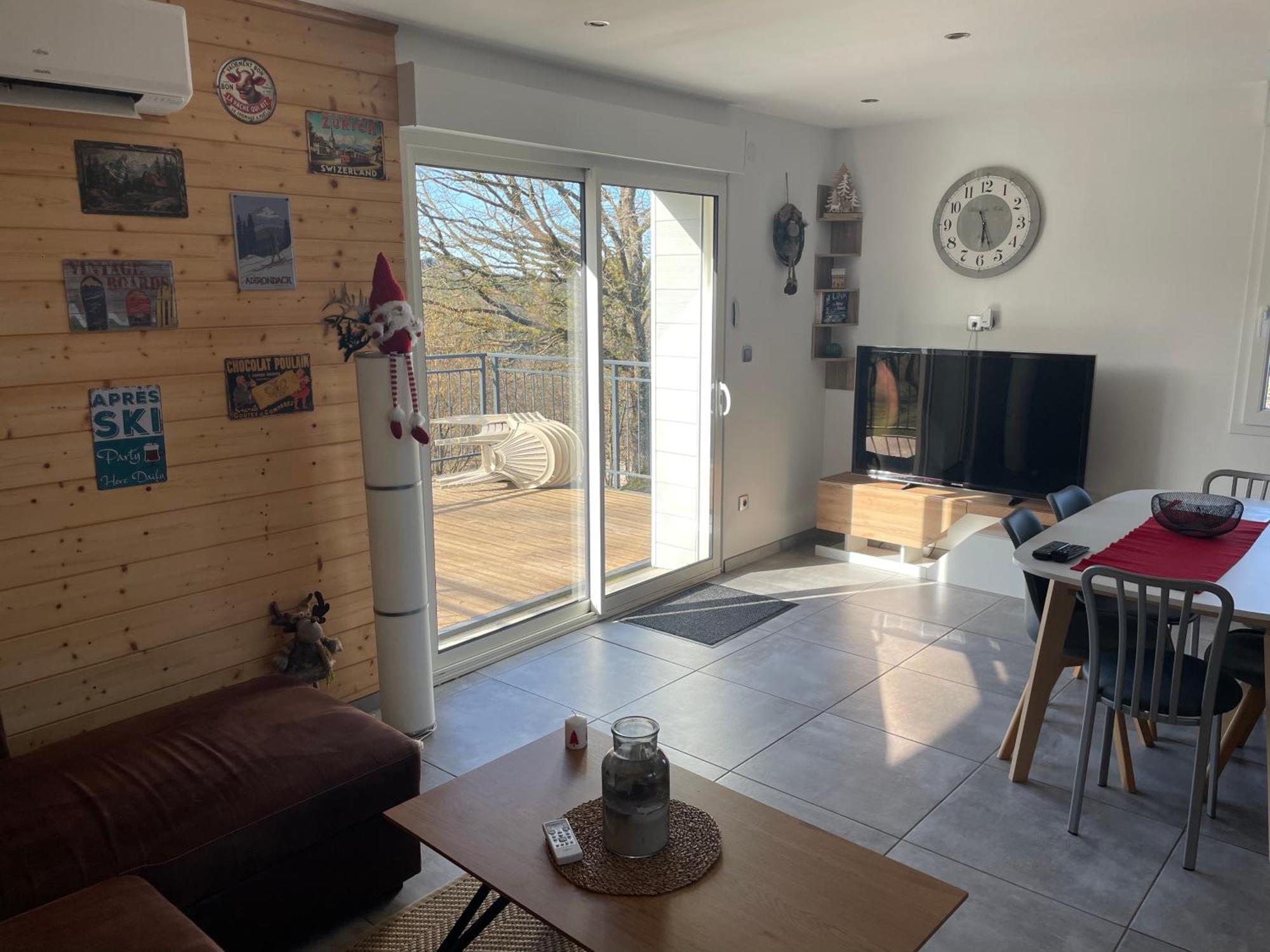 Gite Des Brimbelles La Neuveville-Devant-Lepanges Exterior foto
